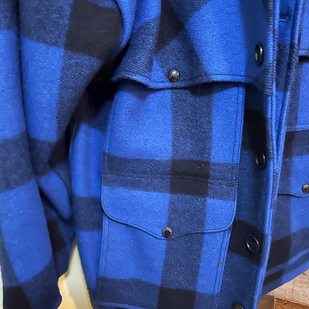 Filson Mackinaw Cape Coat size 44 - Picture 9 of 10